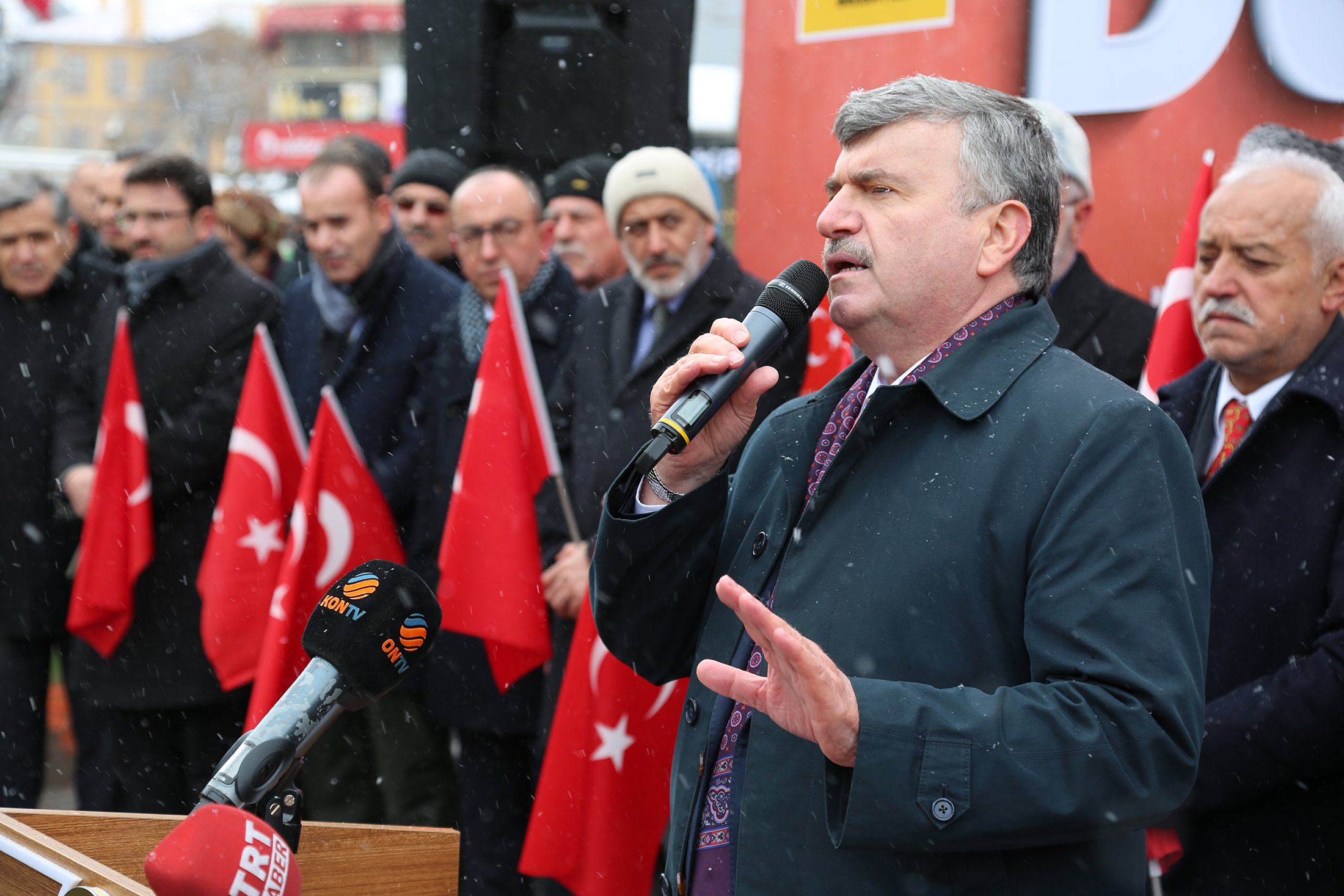 Büyükşehir'den 'Her An Dua Her Yer Türk Bayrağı' Kampanyası