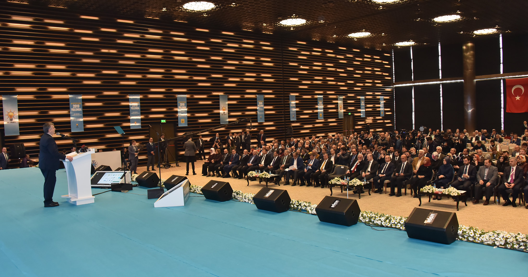 AK Parti Yerel Yönetimler İç Anadolu Bölge Toplantısı Konya'da 'Millete Hizmet Sevdamız Bizi Her Zaman Diri Tutuyor'