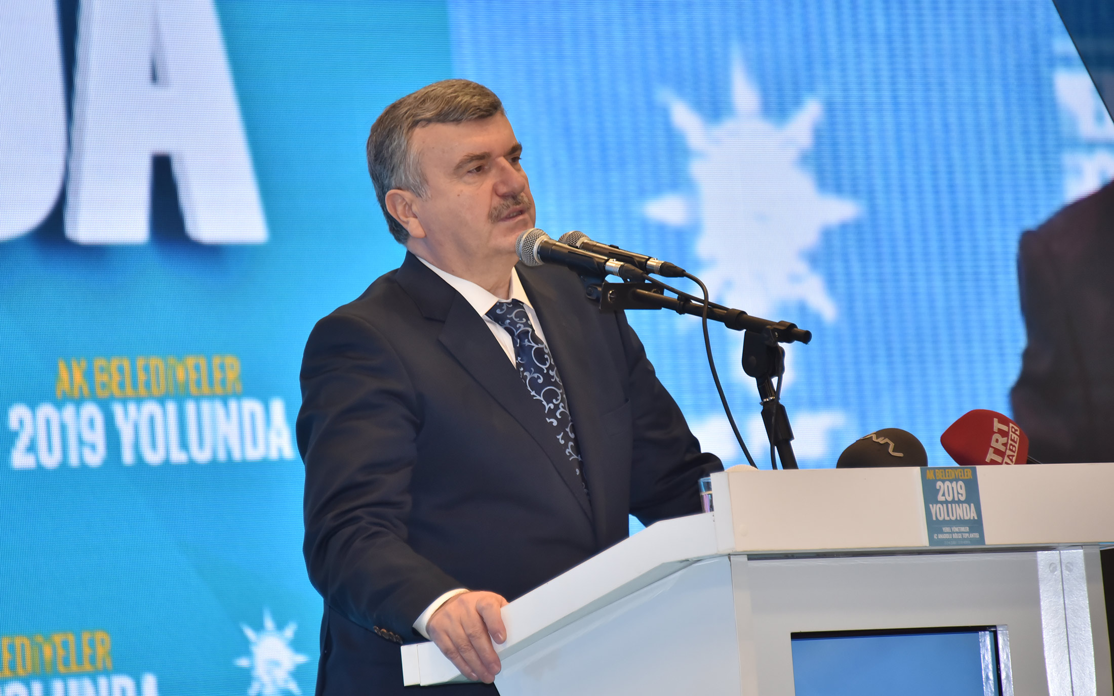 AK Parti Yerel Yönetimler İç Anadolu Bölge Toplantısı Konya'da 'Millete Hizmet Sevdamız Bizi Her Zaman Diri Tutuyor'