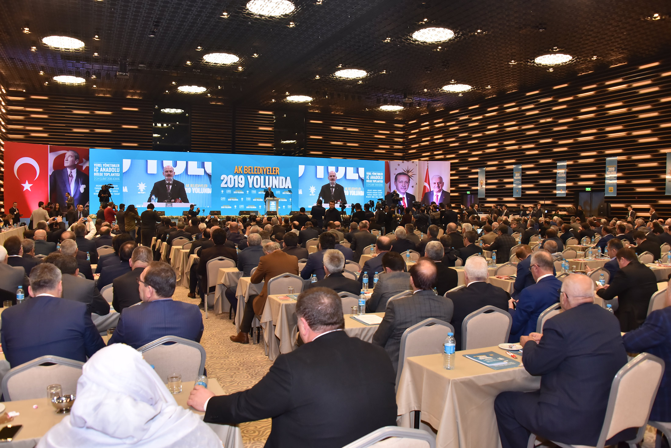 AK Parti Yerel Yönetimler İç Anadolu Bölge Toplantısı Konya'da 'Millete Hizmet Sevdamız Bizi Her Zaman Diri Tutuyor'