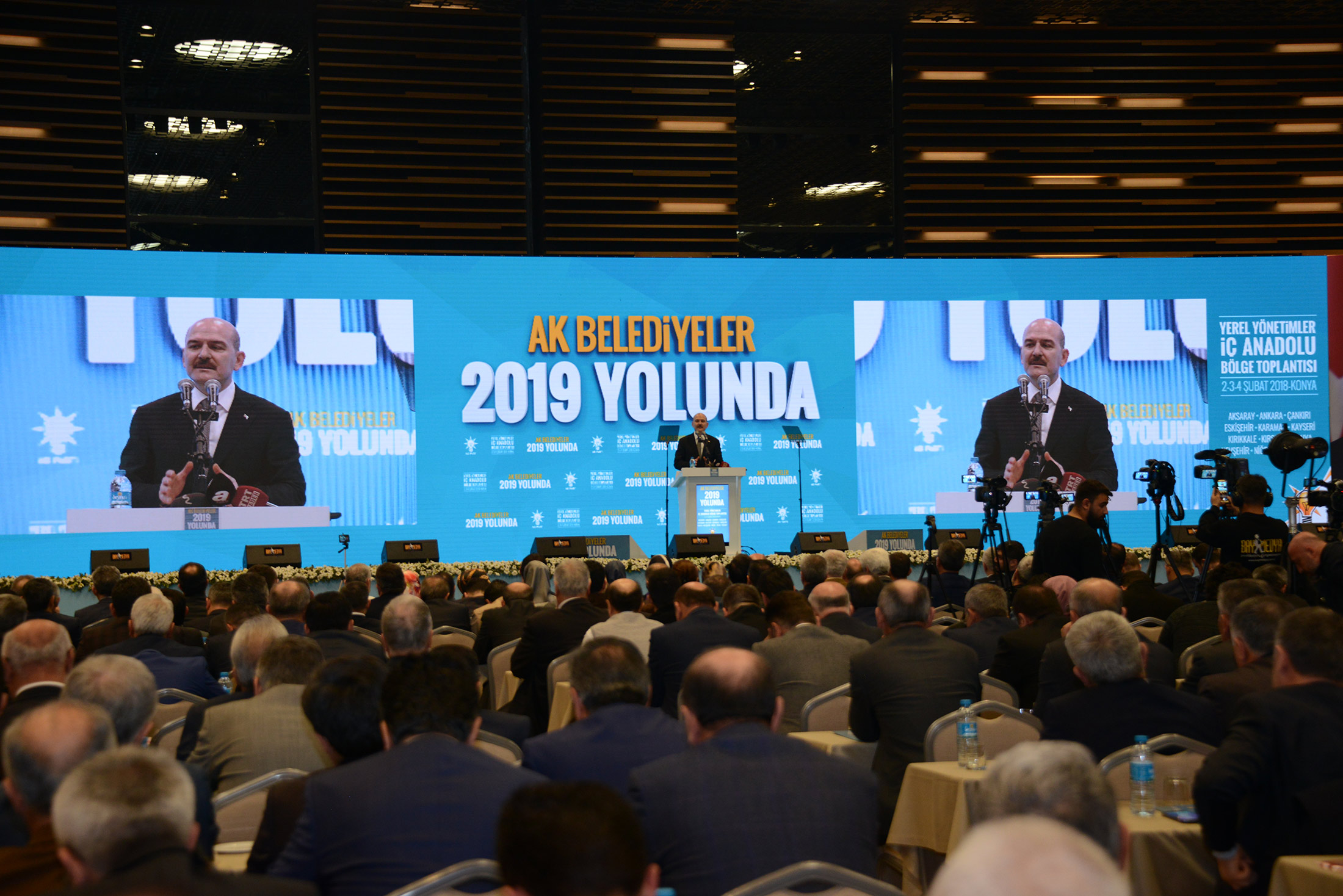 AK Parti Yerel Yönetimler İç Anadolu Bölge Toplantısı Konya'da 'Millete Hizmet Sevdamız Bizi Her Zaman Diri Tutuyor'
