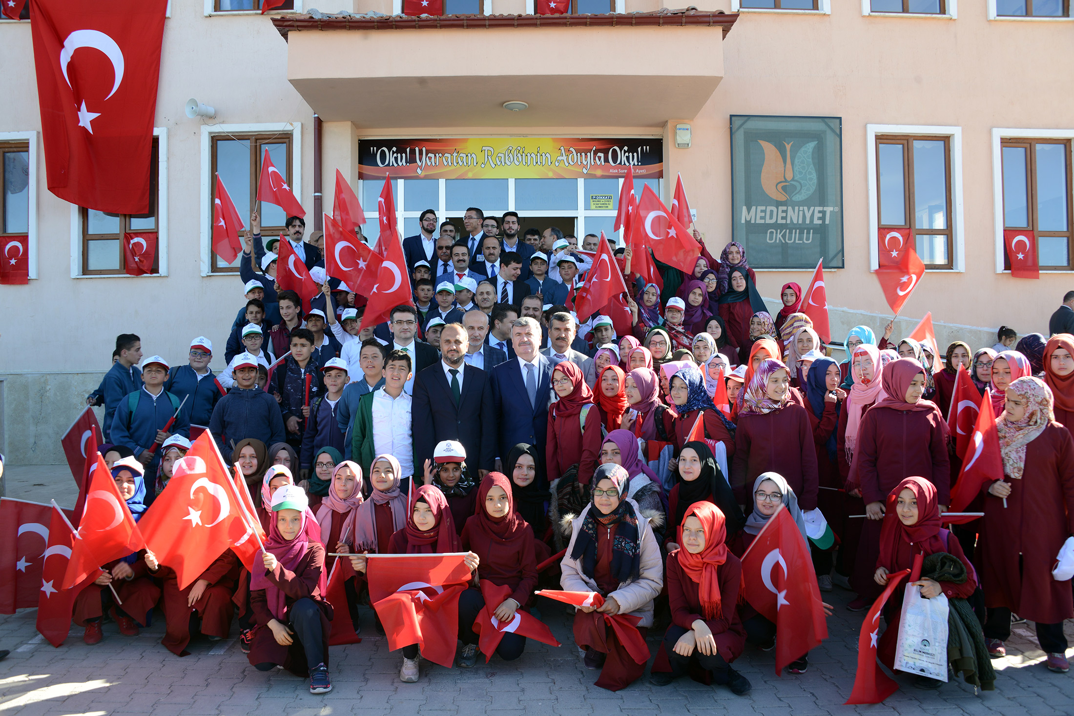 Büyük Türkiye İdealine Hizmet Şeref ve Onur Mücadelemizdir