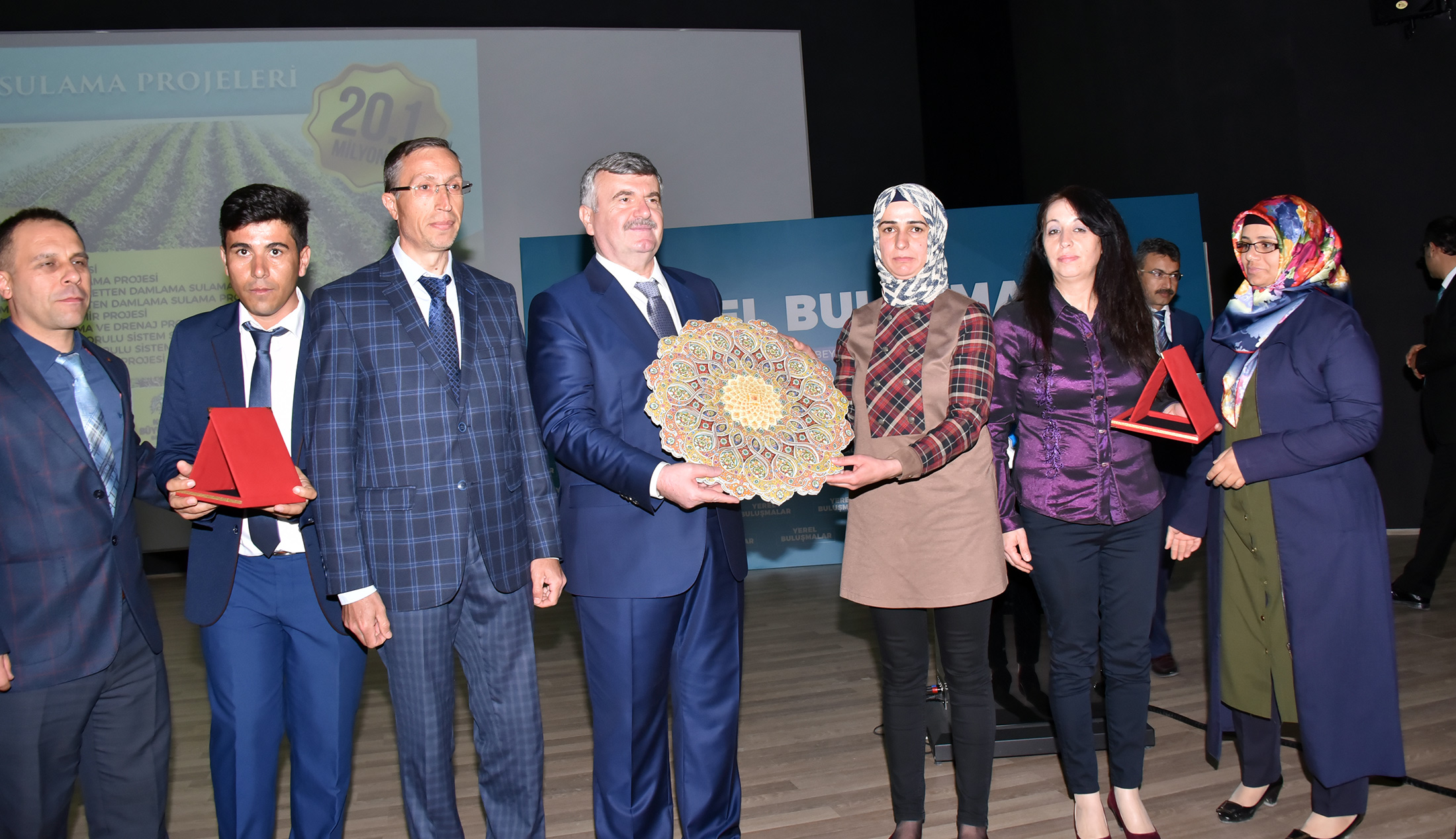 Büyük Türkiye İdealine Hizmet Şeref ve Onur Mücadelemizdir