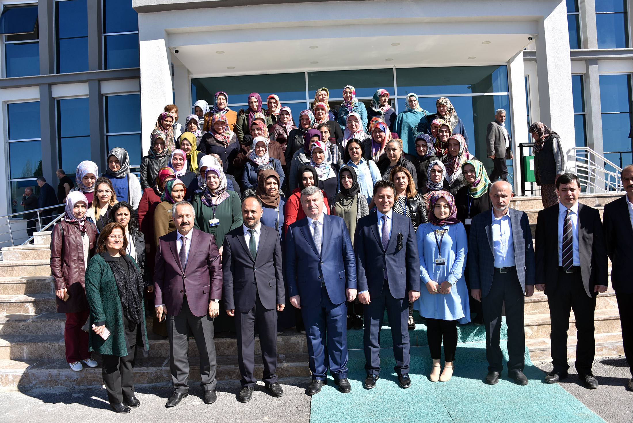 Büyük Türkiye İdealine Hizmet Şeref ve Onur Mücadelemizdir