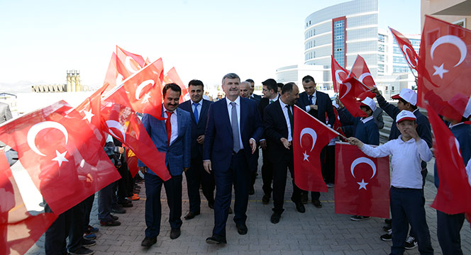 Büyük Türkiye İdealine Hizmet Şeref ve Onur Mücadelemizdir