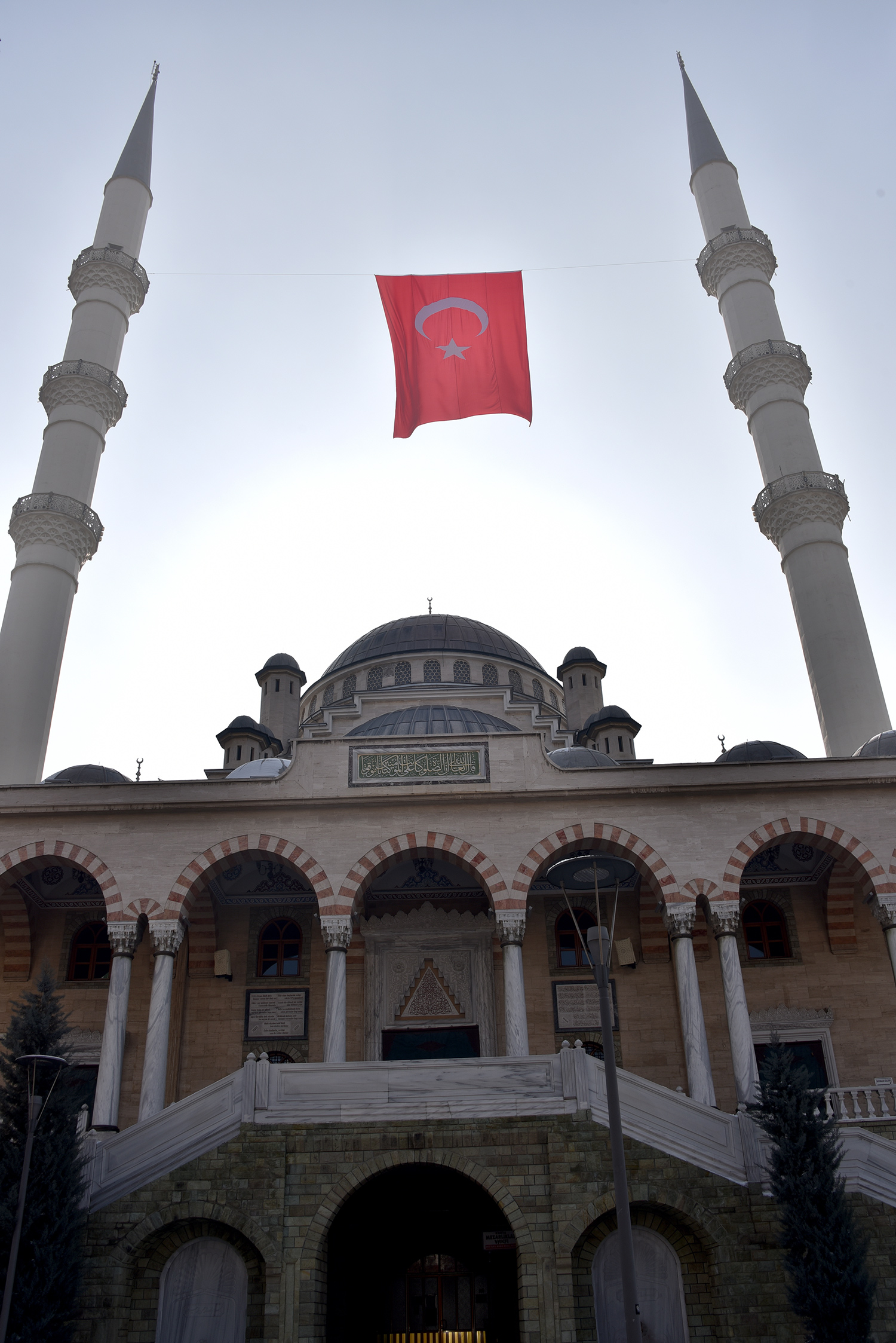 Konya'daki Bütün Camilerde Türk Bayrağı Dalgalanacak