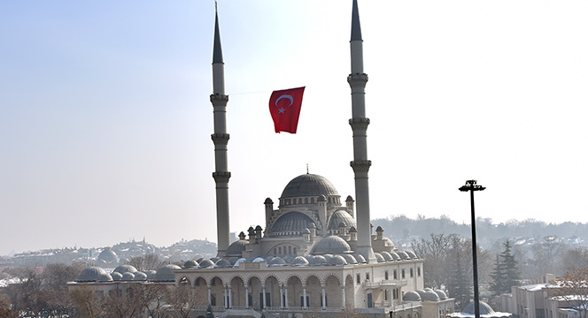 Konya'daki Bütün Camilerde Türk Bayrağı Dalgalanacak