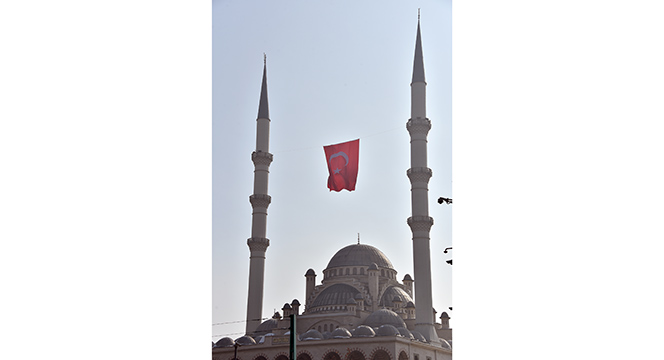 Konya'daki Bütün Camilerde Türk Bayrağı Dalgalanacak