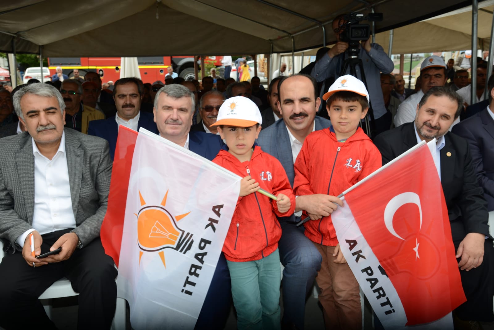 Başkan Altay Çeltik, Yunak ve Tuzlukçu'da Vatandaşla Buluştu