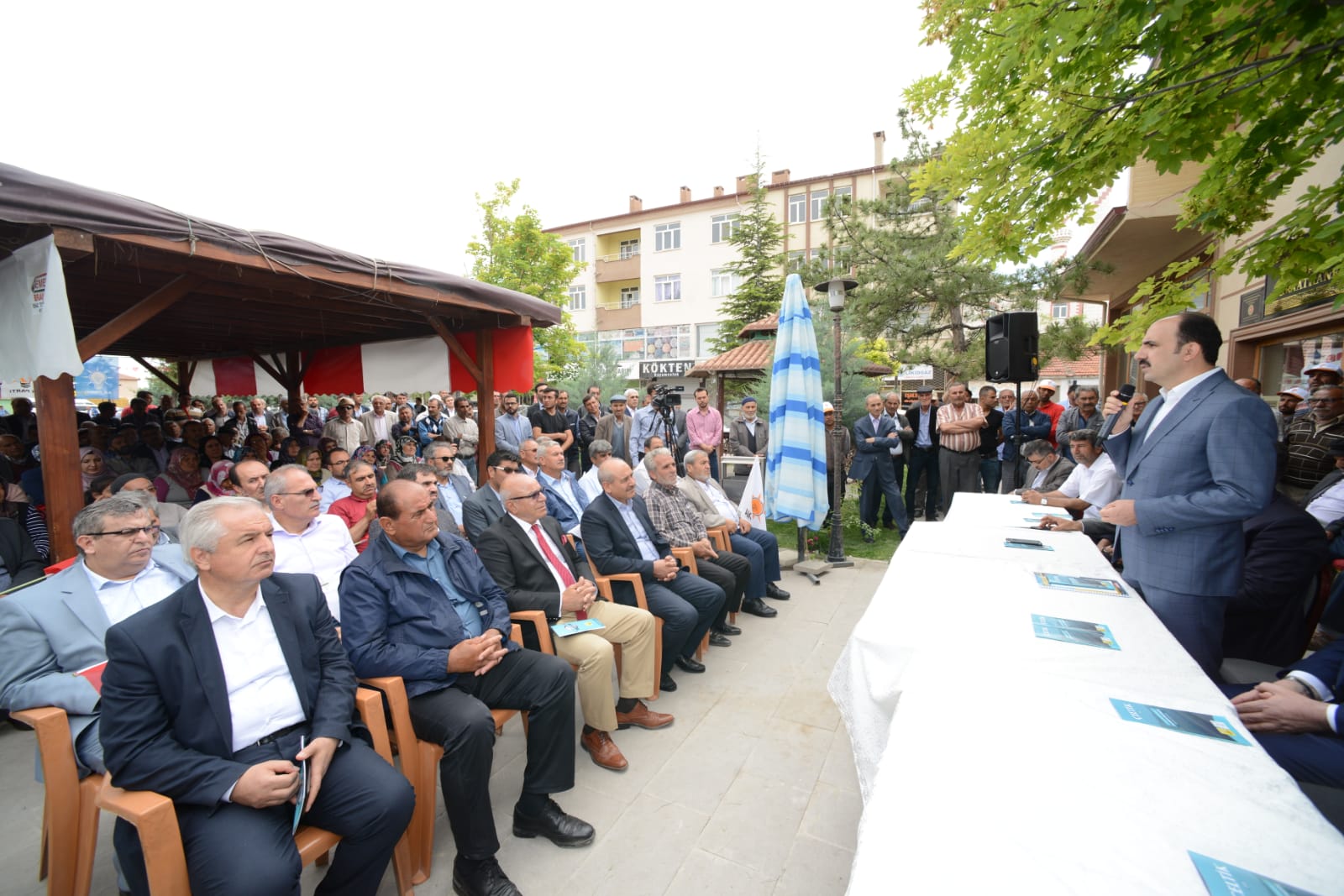 Başkan Altay Çeltik, Yunak ve Tuzlukçu'da Vatandaşla Buluştu