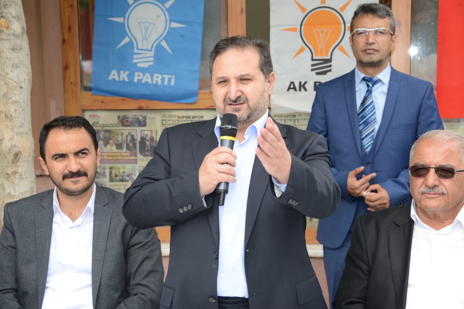 Başkan Altay Çeltik, Yunak ve Tuzlukçu'da Vatandaşla Buluştu