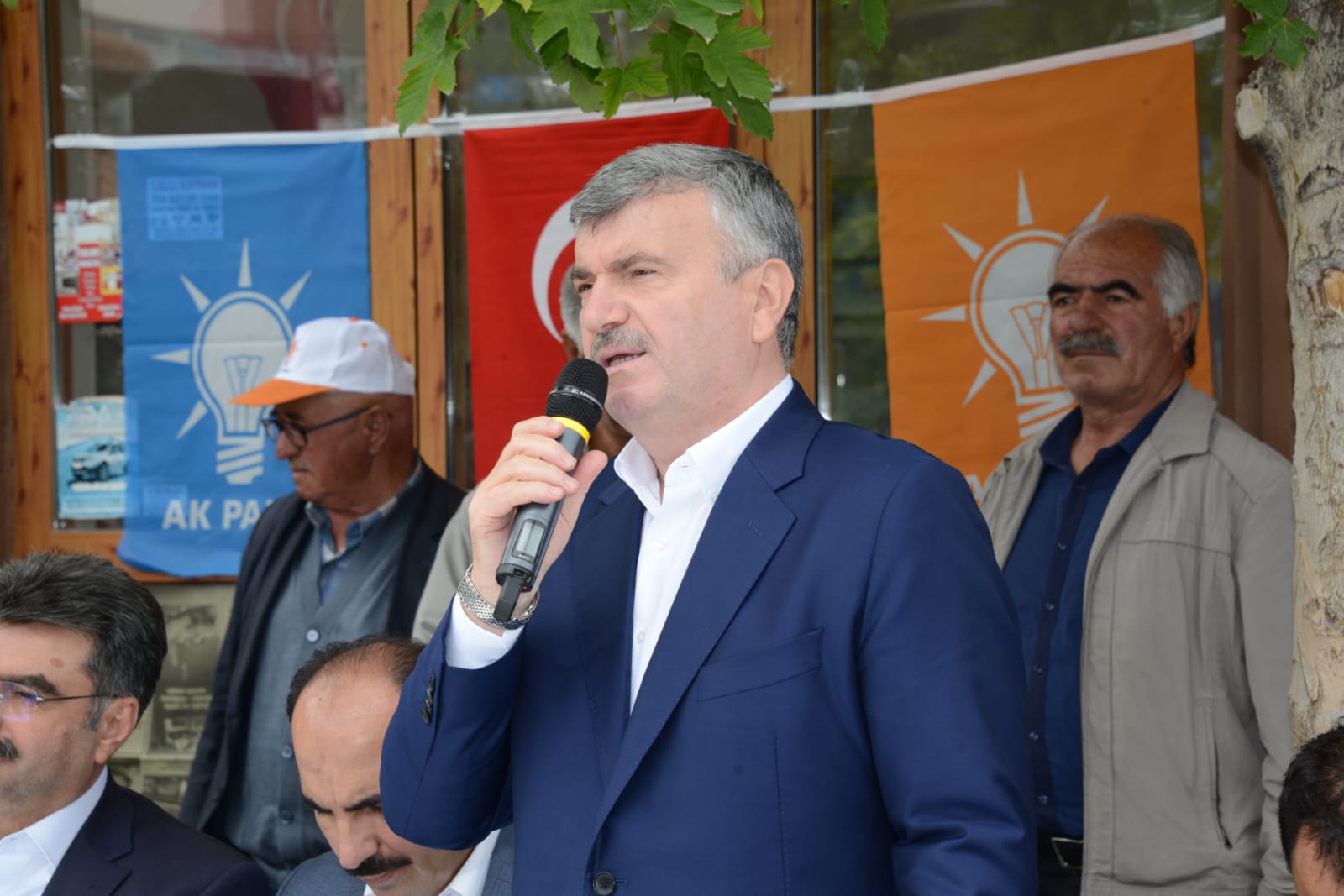 Başkan Altay Çeltik, Yunak ve Tuzlukçu'da Vatandaşla Buluştu