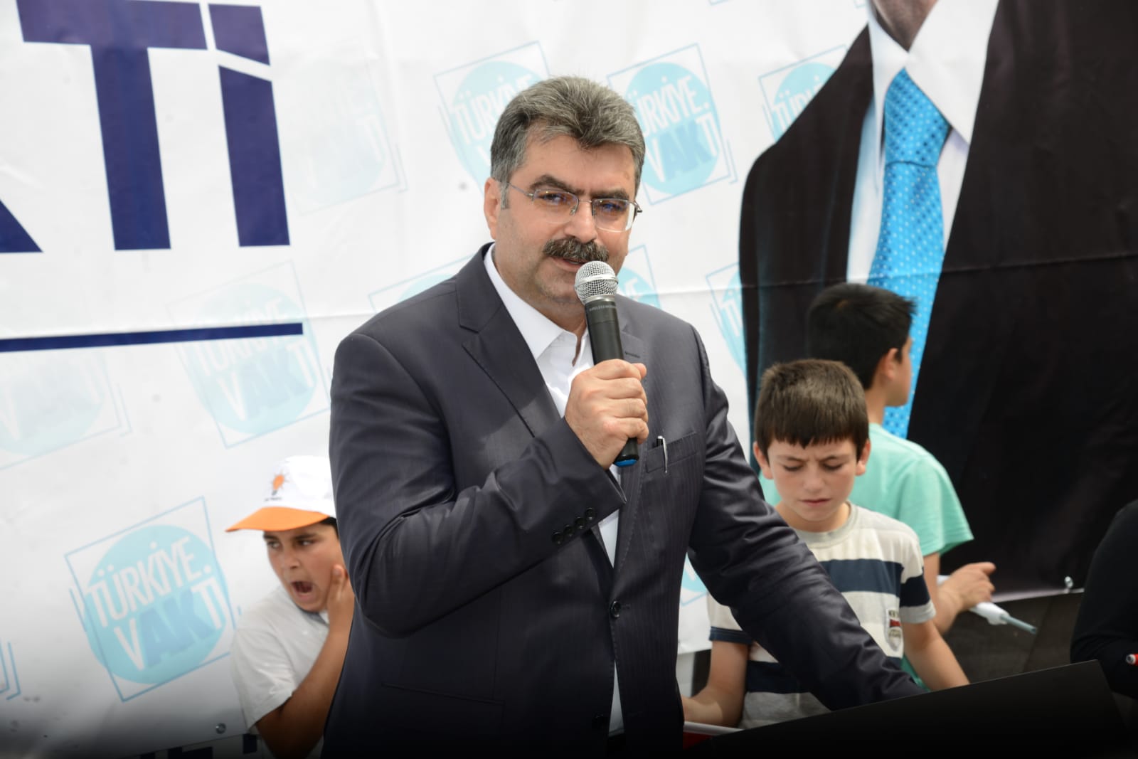 Başkan Altay Çeltik, Yunak ve Tuzlukçu'da Vatandaşla Buluştu