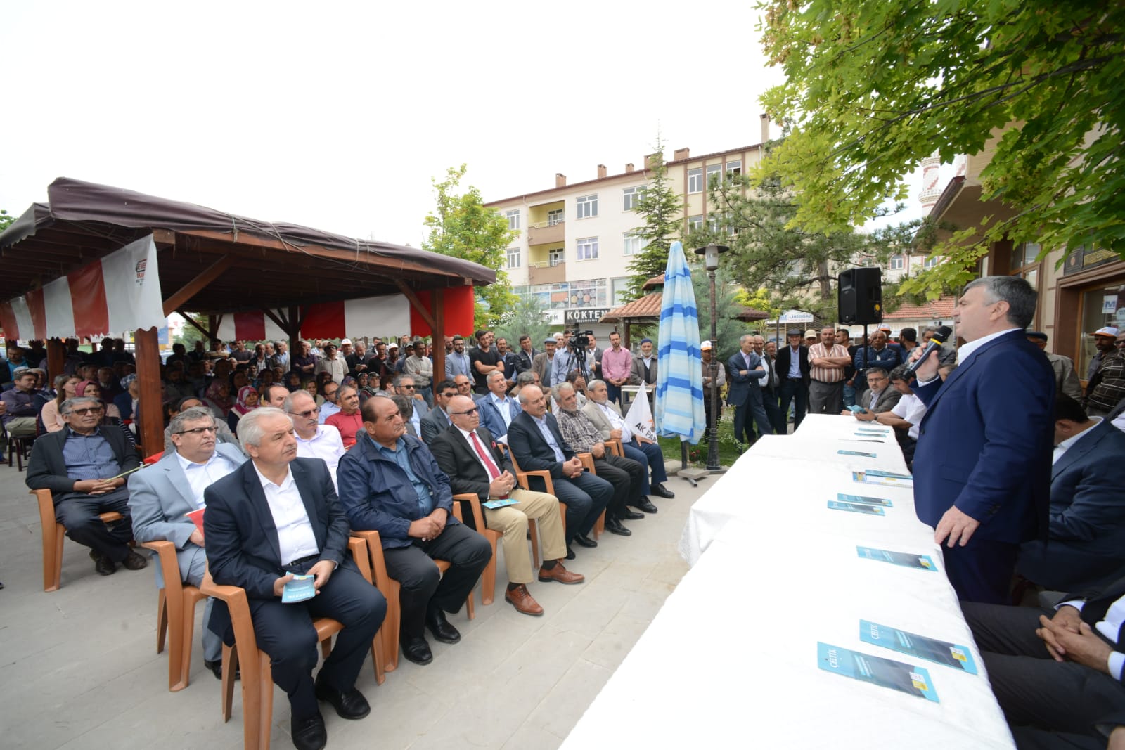 Başkan Altay Çeltik, Yunak ve Tuzlukçu'da Vatandaşla Buluştu