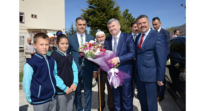 Başkan Akyürek Derebucaklılarla Buluştu, Yatırımları İnceledi 