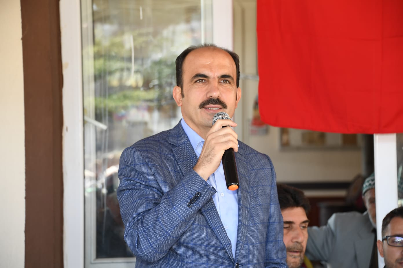 Bizim Tek Derdimiz Var; O da Hizmet Etmek