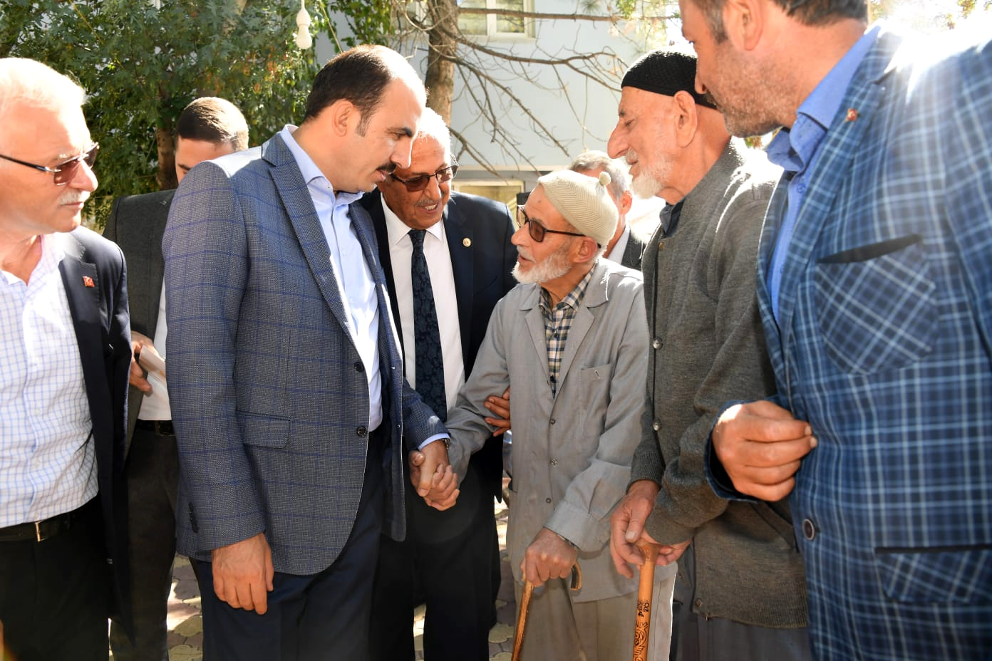 Bizim Tek Derdimiz Var; O da Hizmet Etmek