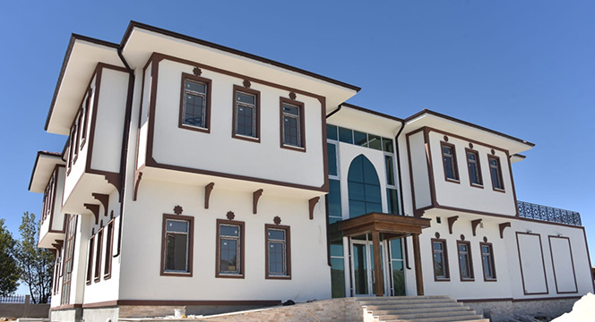 Bizim Tek Derdimiz Var; O da Hizmet Etmek