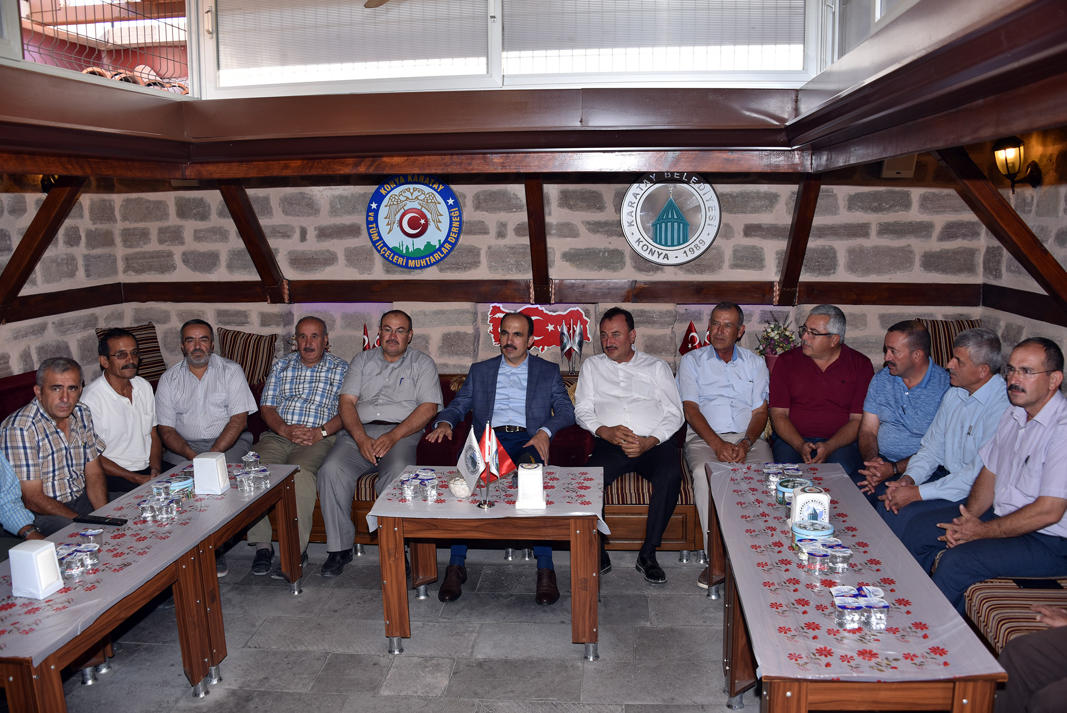 Başkan Altay Karatay Muhtarlar Derneğini Ziyaret Etti