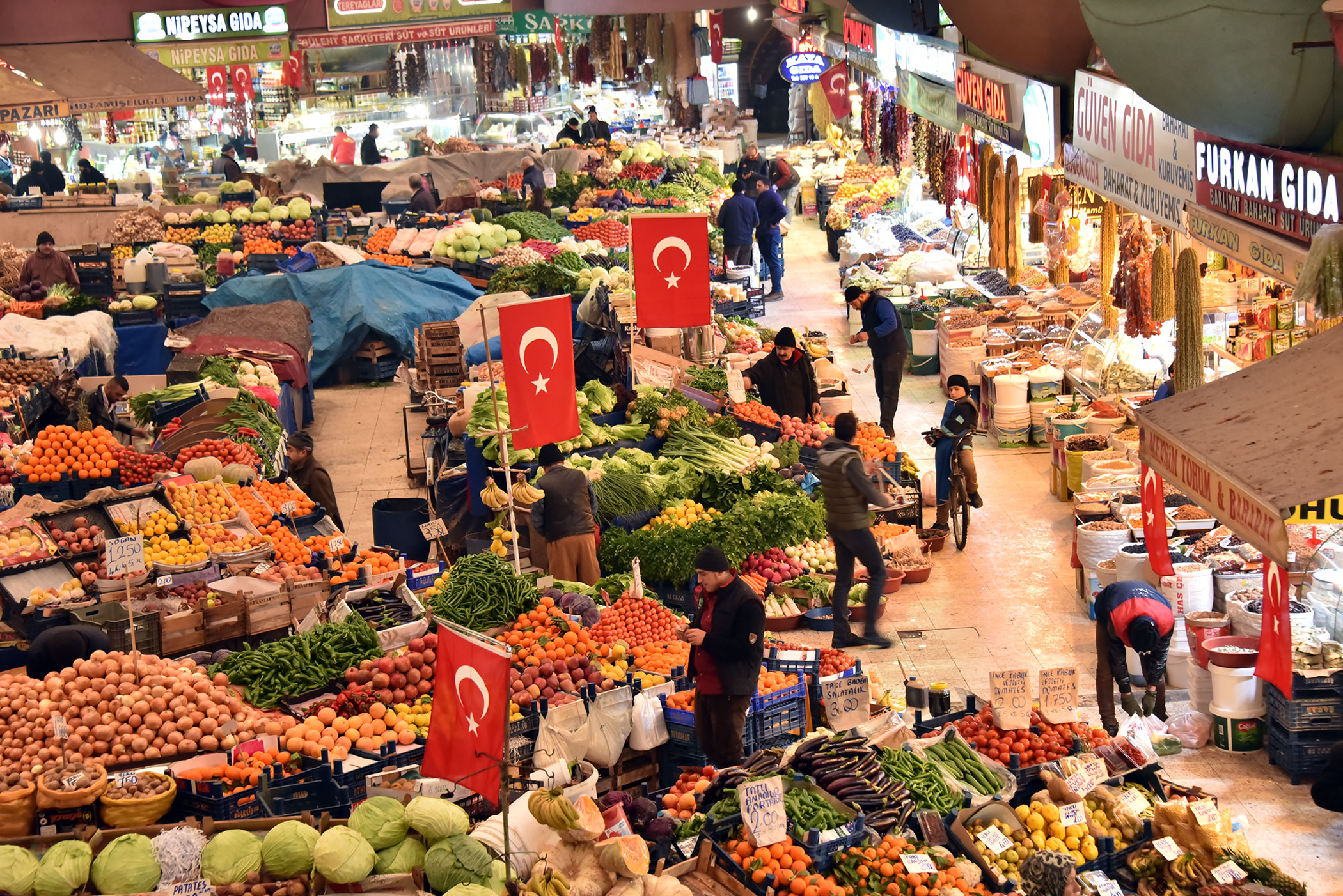Şehrin Dört Bir Yanı Şanlı Bayrağımızla Süsleniyor