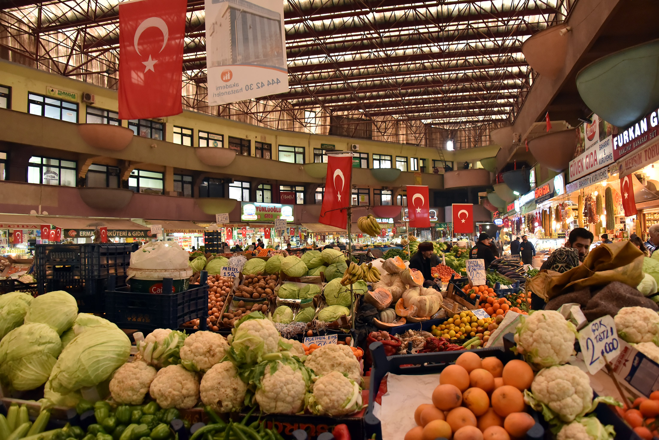 Şehrin Dört Bir Yanı Şanlı Bayrağımızla Süsleniyor