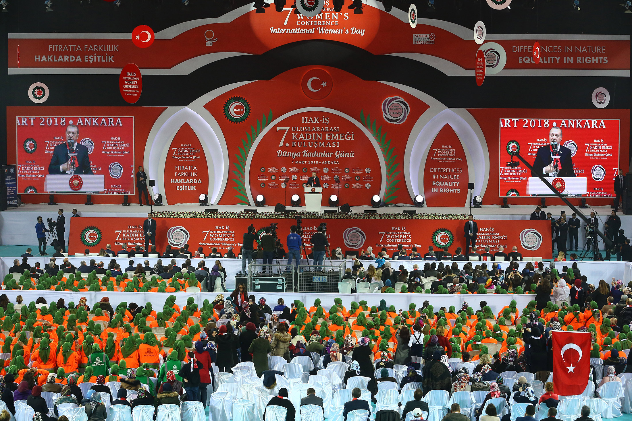 Büyükşehir Park Bahçeler'in Kadın Çalışanları Cumhurbaşkanı Erdoğan ile Görüştü