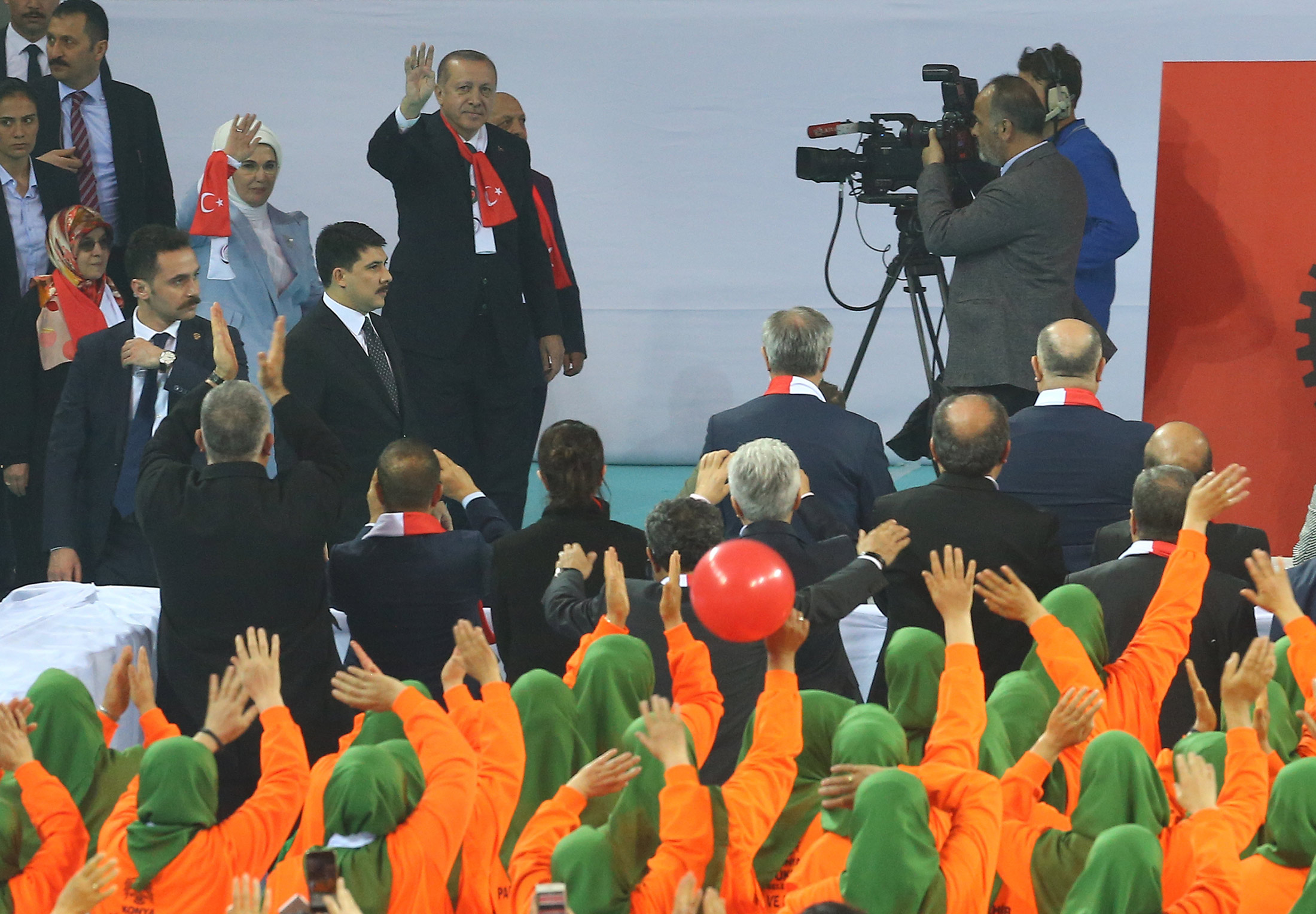 Büyükşehir Park Bahçeler'in Kadın Çalışanları Cumhurbaşkanı Erdoğan ile Görüştü
