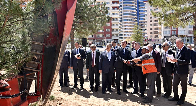 Köprülü Kavşak Çalışmalarından Nakledilen Ağaçlar Bu Parkta Yeşeriyor