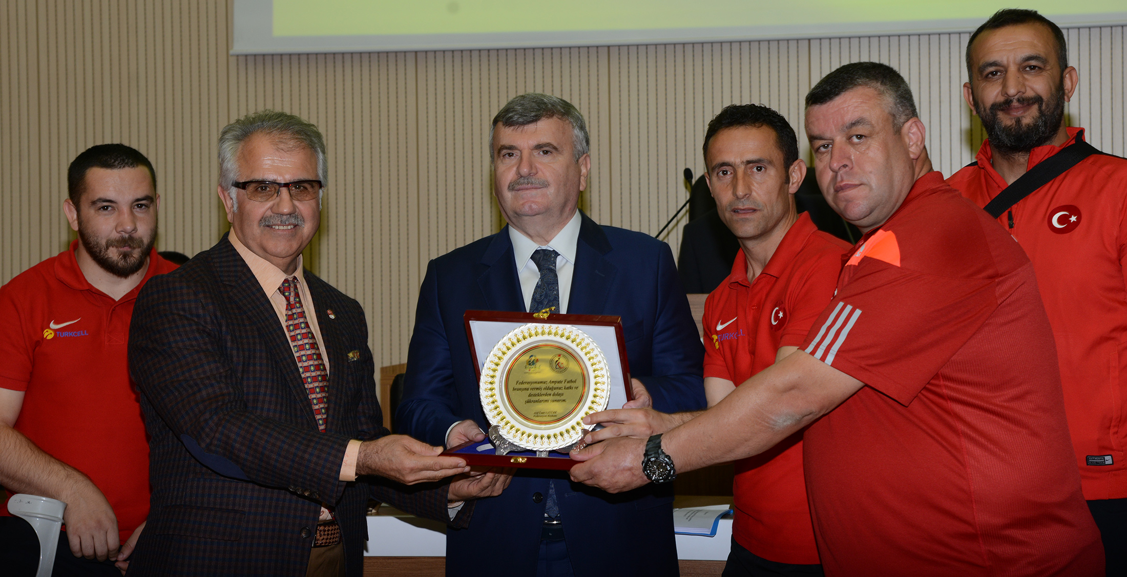 Büyükşehir Meclisi Avrupa Şampiyonu Ampute Milli Takımını Ödüllendirdi 