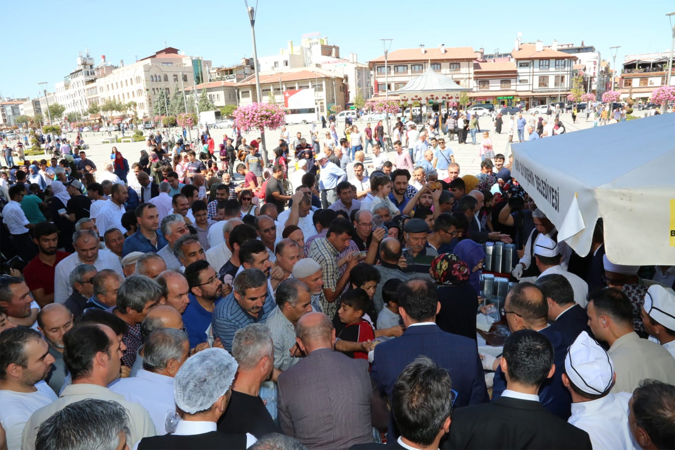 Cumhurbaşkanımız Himayesinde Konya'da Aşure Dağıtıldı