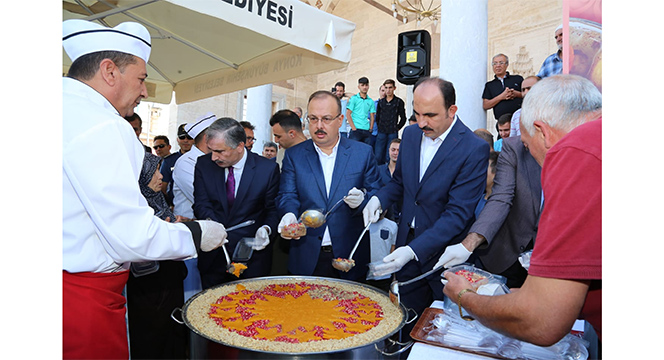 Cumhurbaşkanımız Himayesinde Konya'da Aşure Dağıtıldı