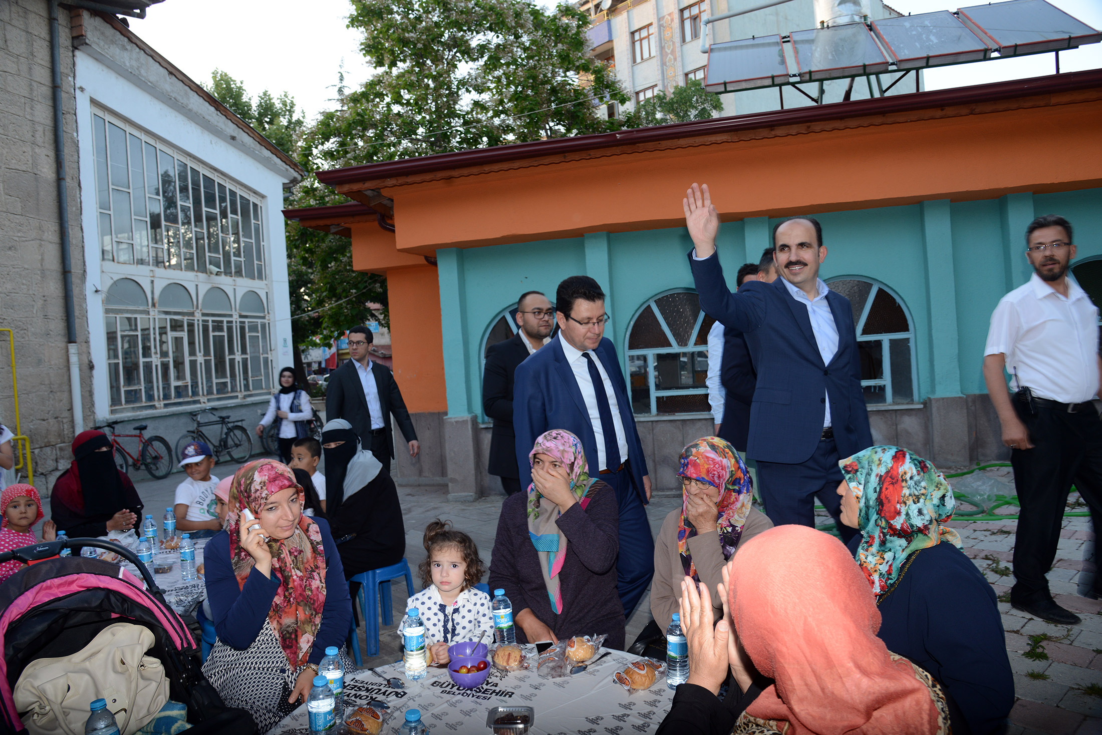 Binlerce Çumralı Büyükşehir'in İftarında Buluştu