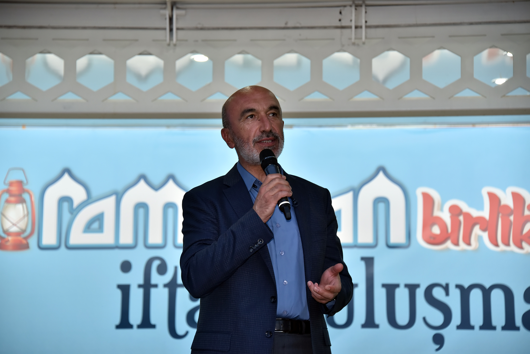 Binlerce Çumralı Büyükşehir'in İftarında Buluştu
