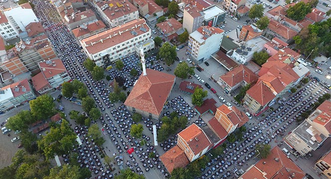 Binlerce Çumralı Büyükşehir'in İftarında Buluştu