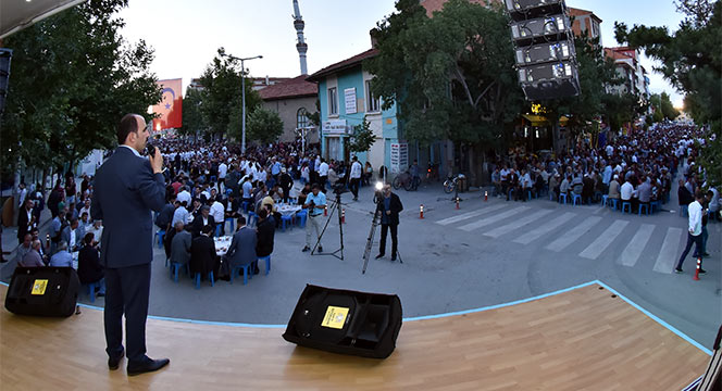 Binlerce Çumralı Büyükşehir'in İftarında Buluştu