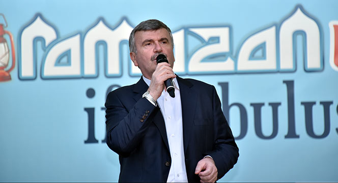 Binlerce Çumralı Büyükşehir'in İftarında Buluştu