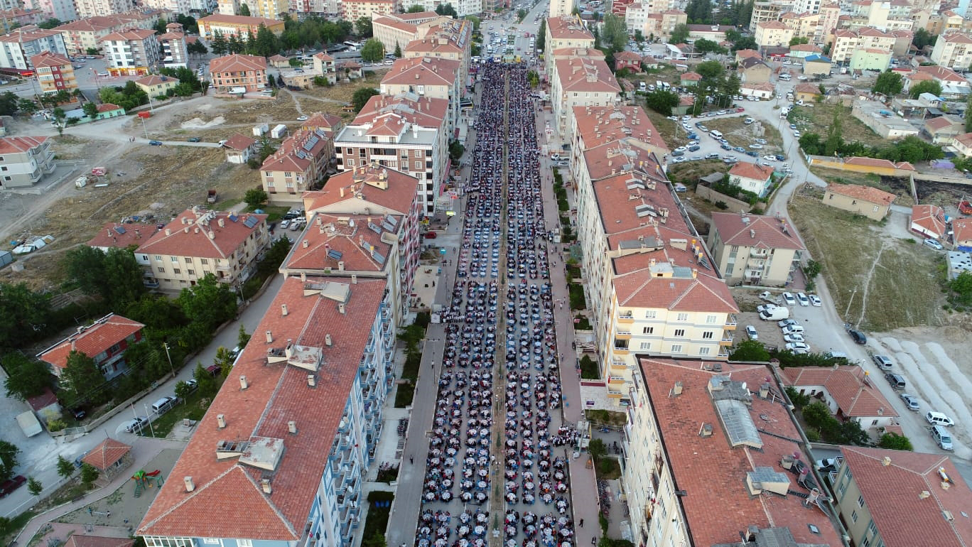 Binlerce Ereğlili Büyükşehir'in Kardeşlik Sofrasında Buluştu