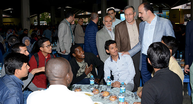 Mahalle İftarlarında Birlik ve Beraberliğimizi Pekiştiriyoruz