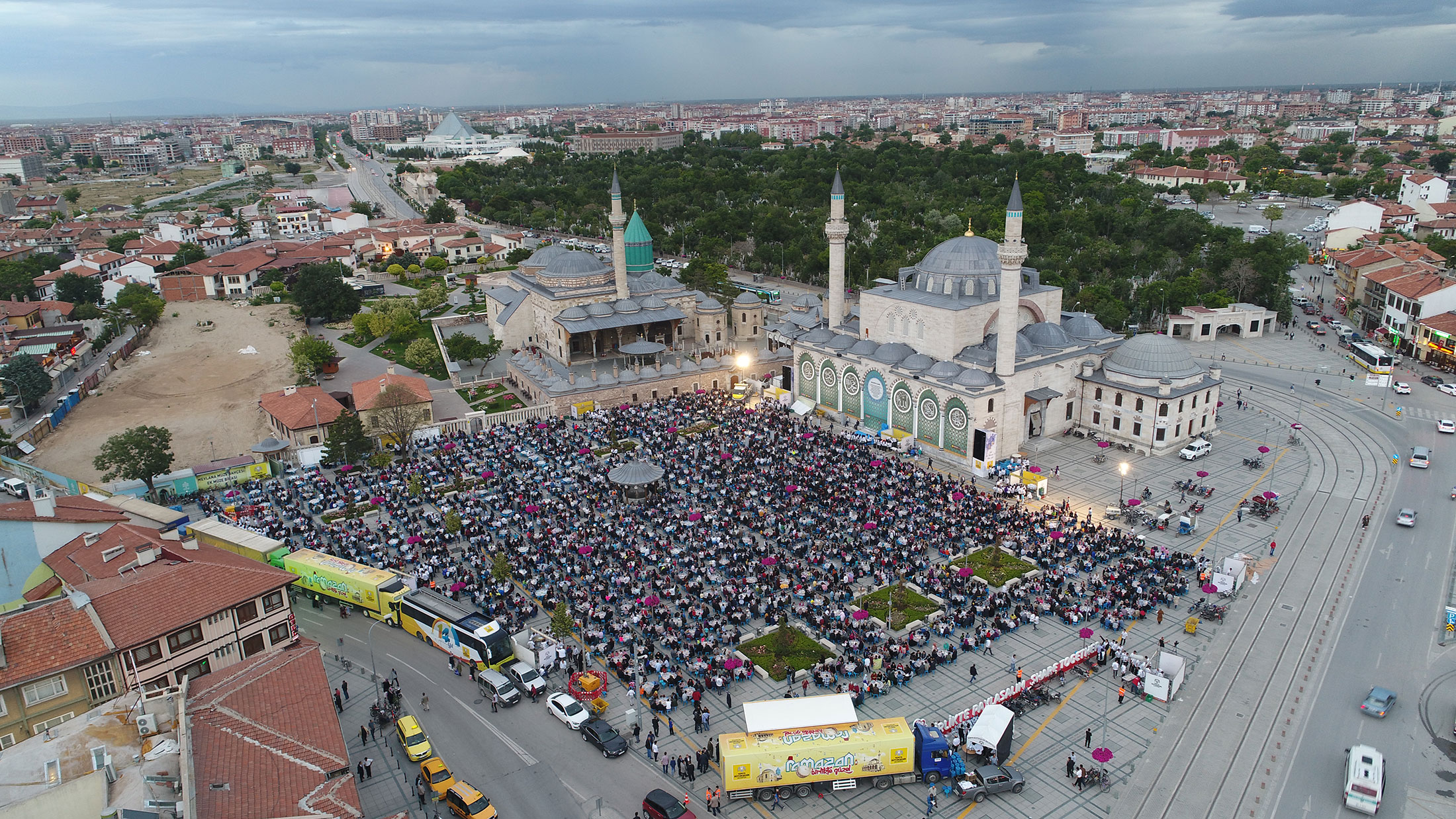 Büyükşehir'den Kardeşlik İftarı 