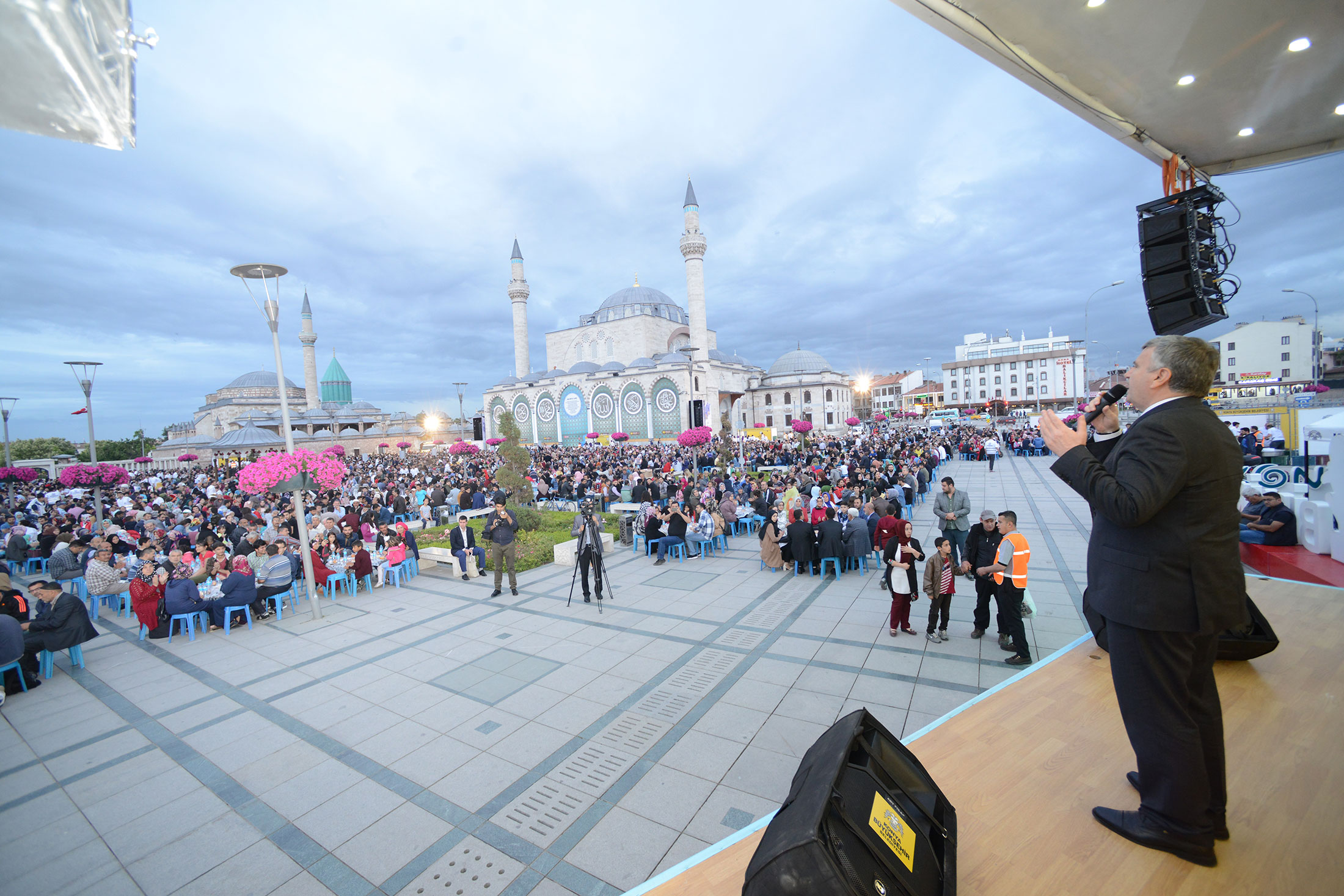 Büyükşehir'den Kardeşlik İftarı 