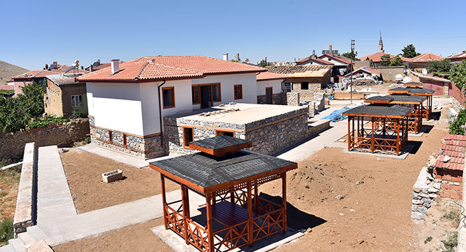 Lâdikli Ahmet Hüdai Hazretleri'nin Evi Restore Ediliyor