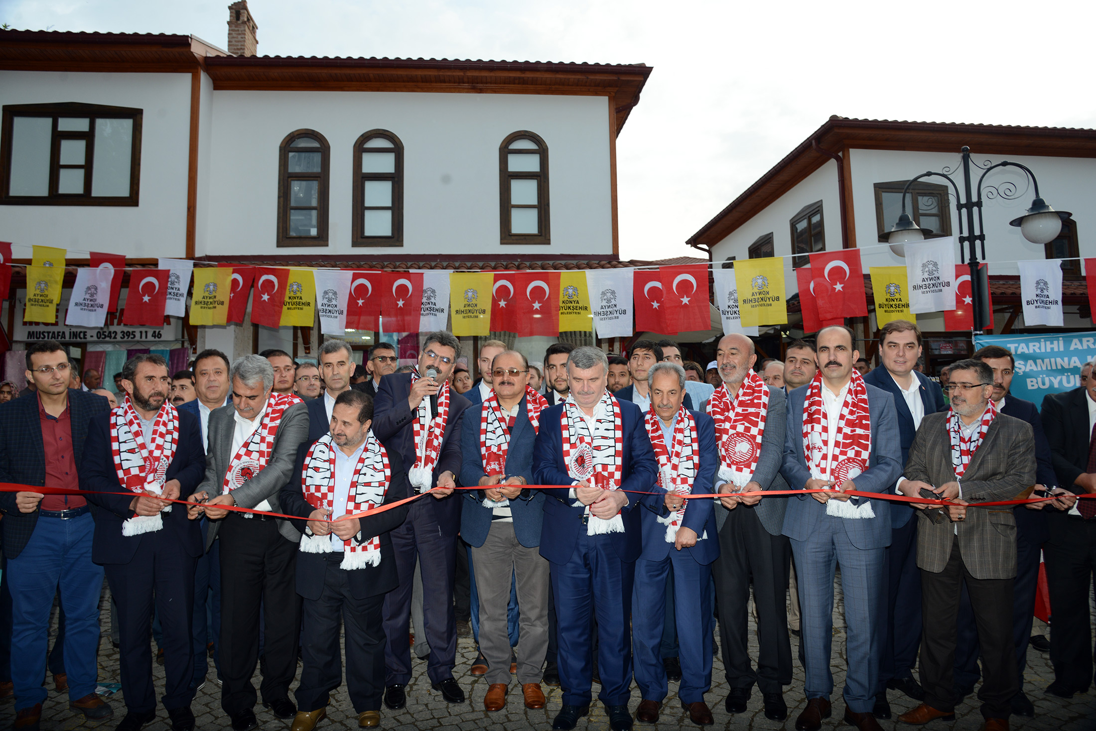 Restorasyonu Tamamlanan Tarihi Arasta Bedesteni Açıldı
