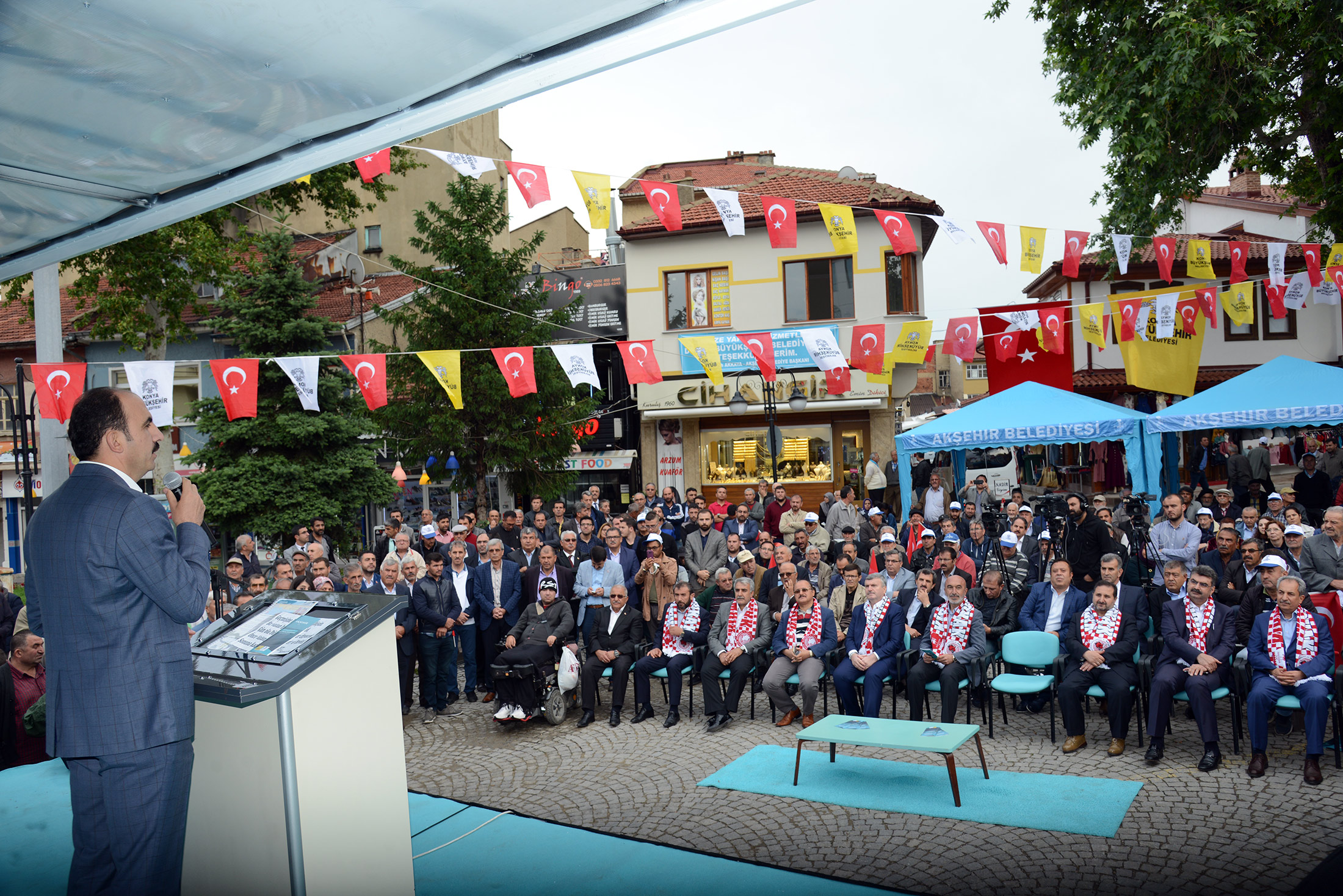 Restorasyonu Tamamlanan Tarihi Arasta Bedesteni Açıldı