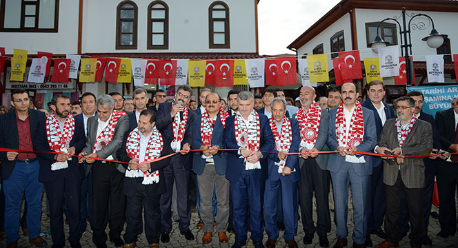 Restorasyonu Tamamlanan Tarihi Arasta Bedesteni Açıldı