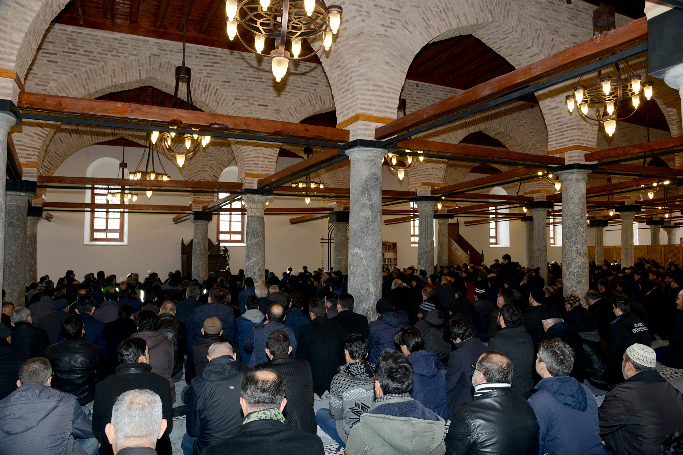 Tarihi Alaaddin Camii'nin Restorasyonu Tamamlanan Doğu Bölümü İbadete Açıldı