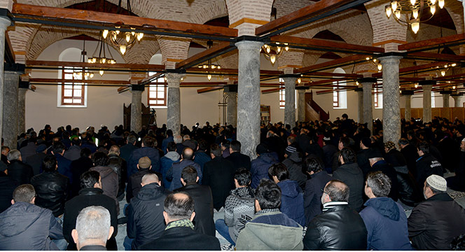 Tarihi Alaaddin Camii'nin Restorasyonu Tamamlanan Doğu Bölümü İbadete Açıldı