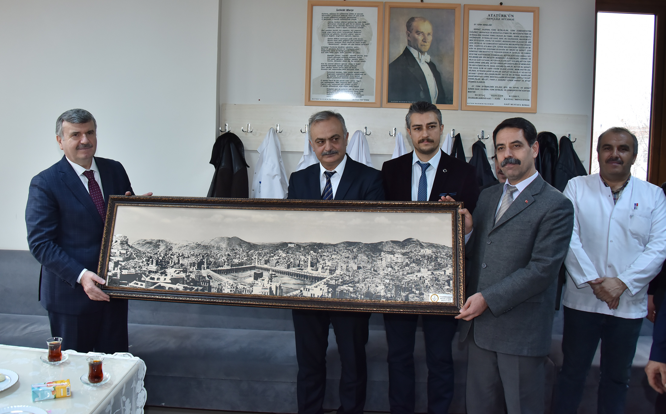 'Dürüst ve Çalışkan Olanın Yolu Açıktır'