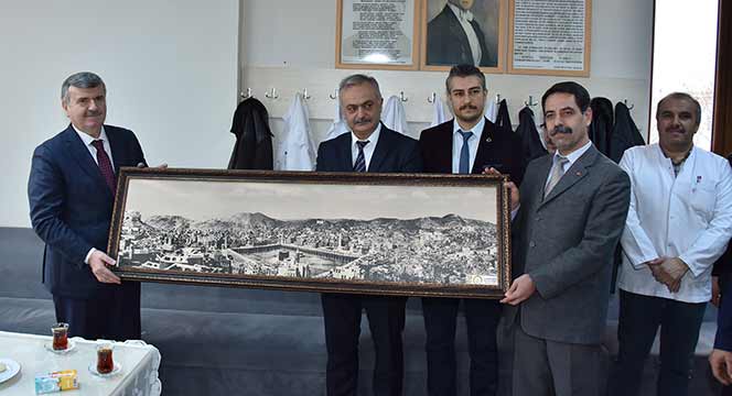 'Dürüst ve Çalışkan Olanın Yolu Açıktır'
