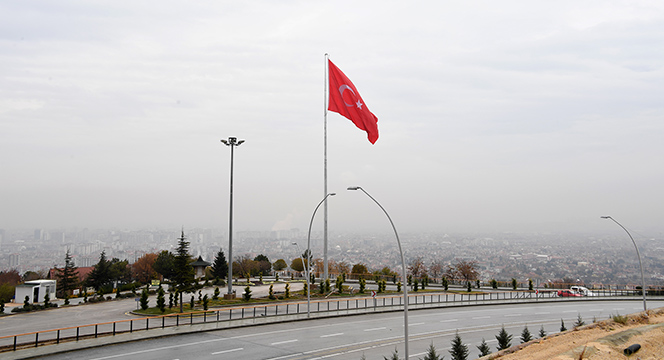 Büyükşehir'den Akyokuş'a Dev Türk Bayrağı