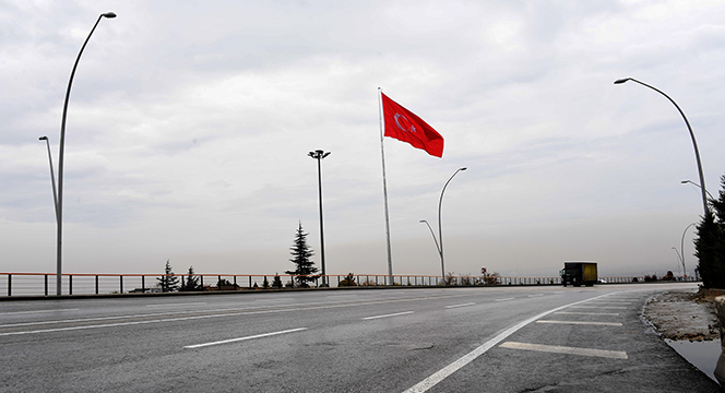 Büyükşehir'den Akyokuş'a Dev Türk Bayrağı